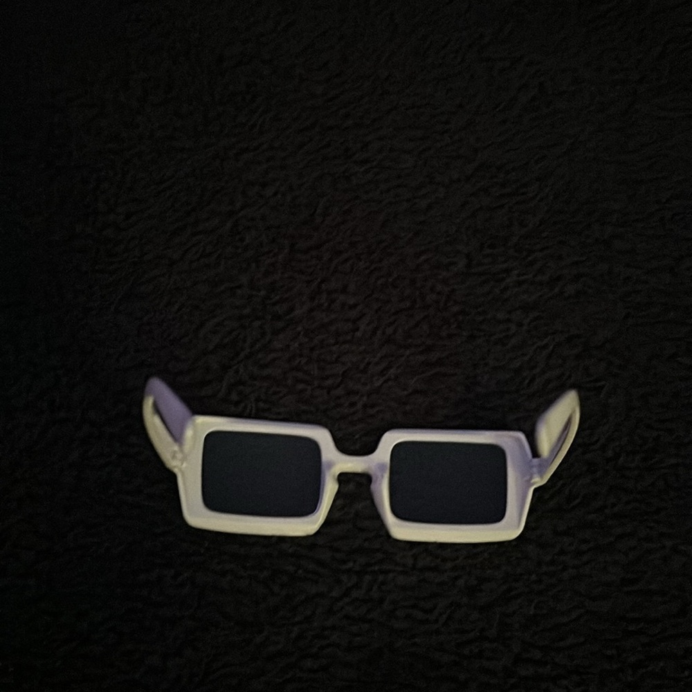 Designer glasses - Picture 3 of 5